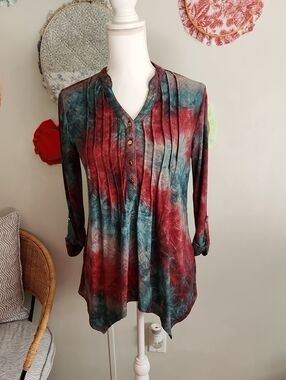 new directions Red and Teal Pintuck Button Front Tunic